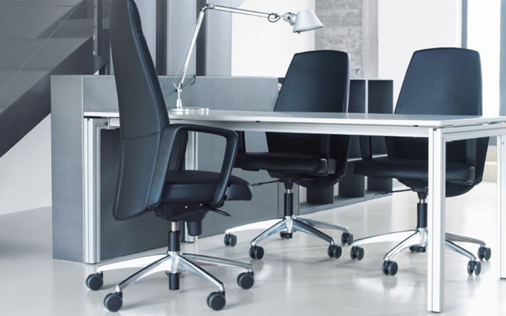 Καθισμα – AMADEUS