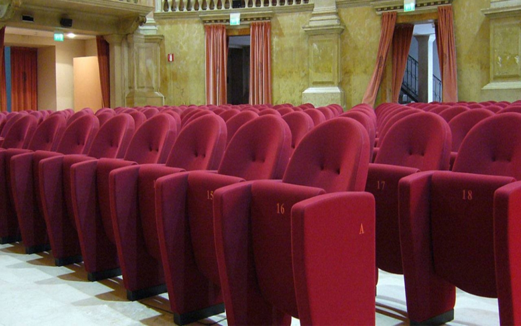 Συνεδριακό – METROPOLITAN OPERA